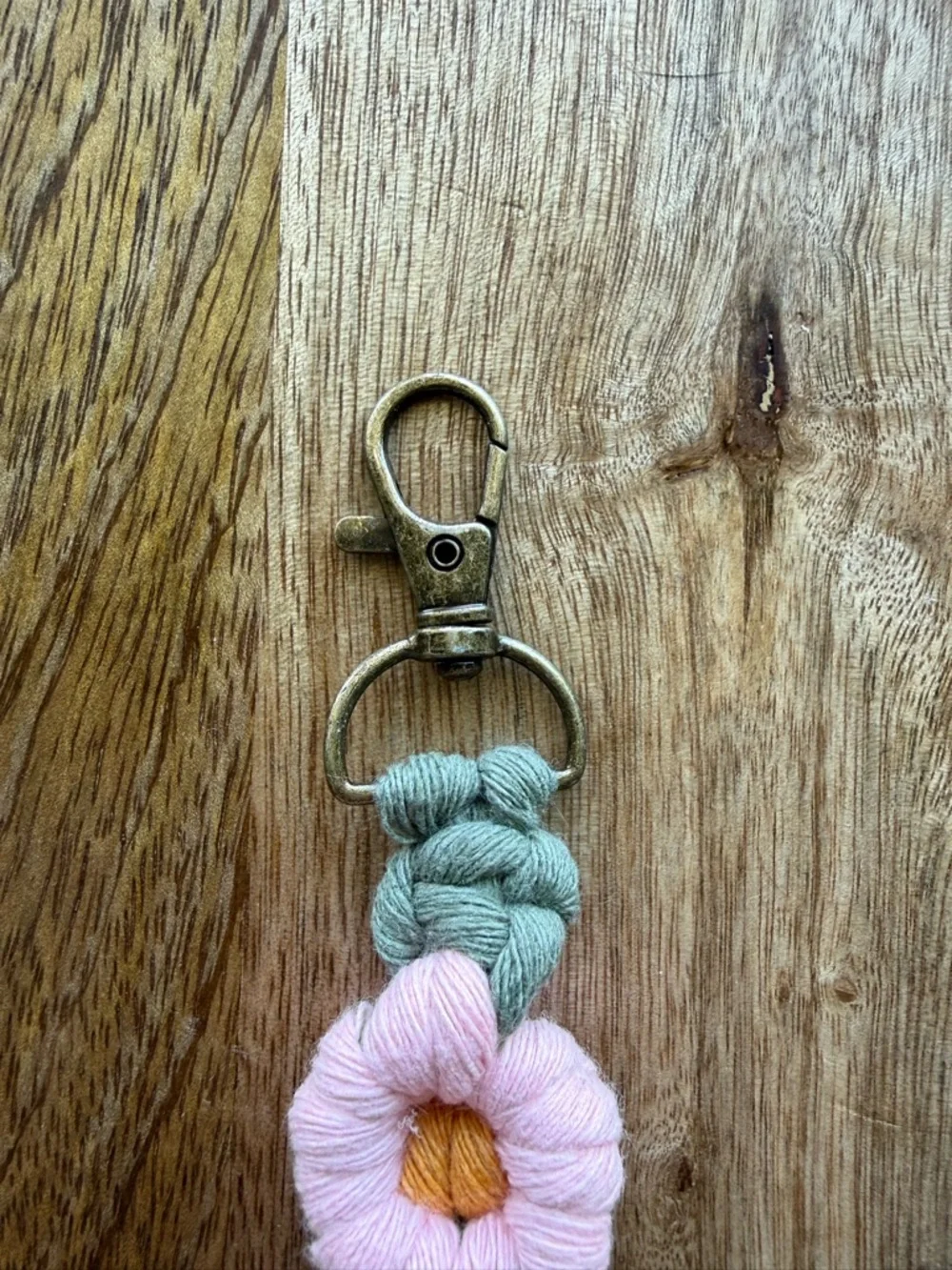 Macrame Boho Daisy Keychain, Green, Pink, Yellow, flower, Handmade